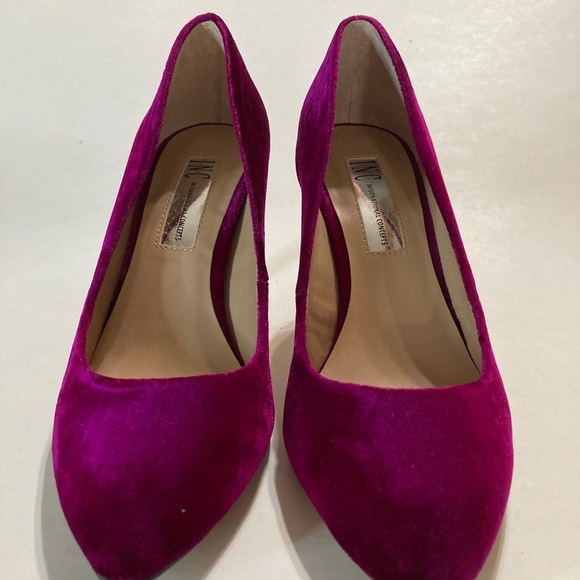 INC Int’l Fuschia Velvet Pumps Heeled Pump Size 5.5 New Condition - Picture 2 of 7